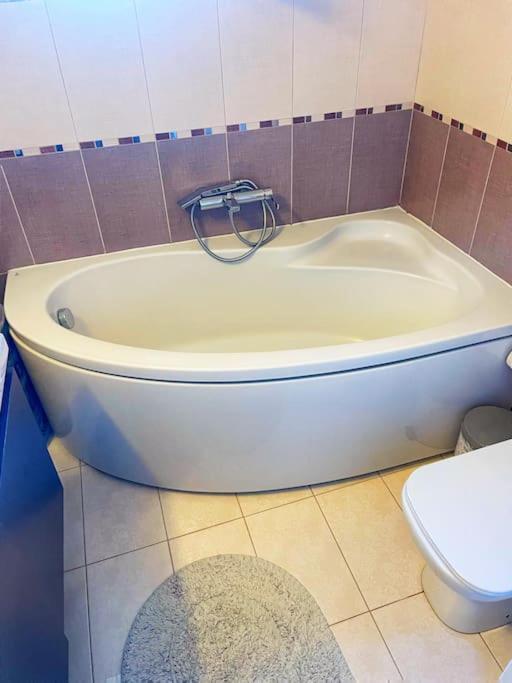 Kathiana Cozy Apartment מראה חיצוני תמונה